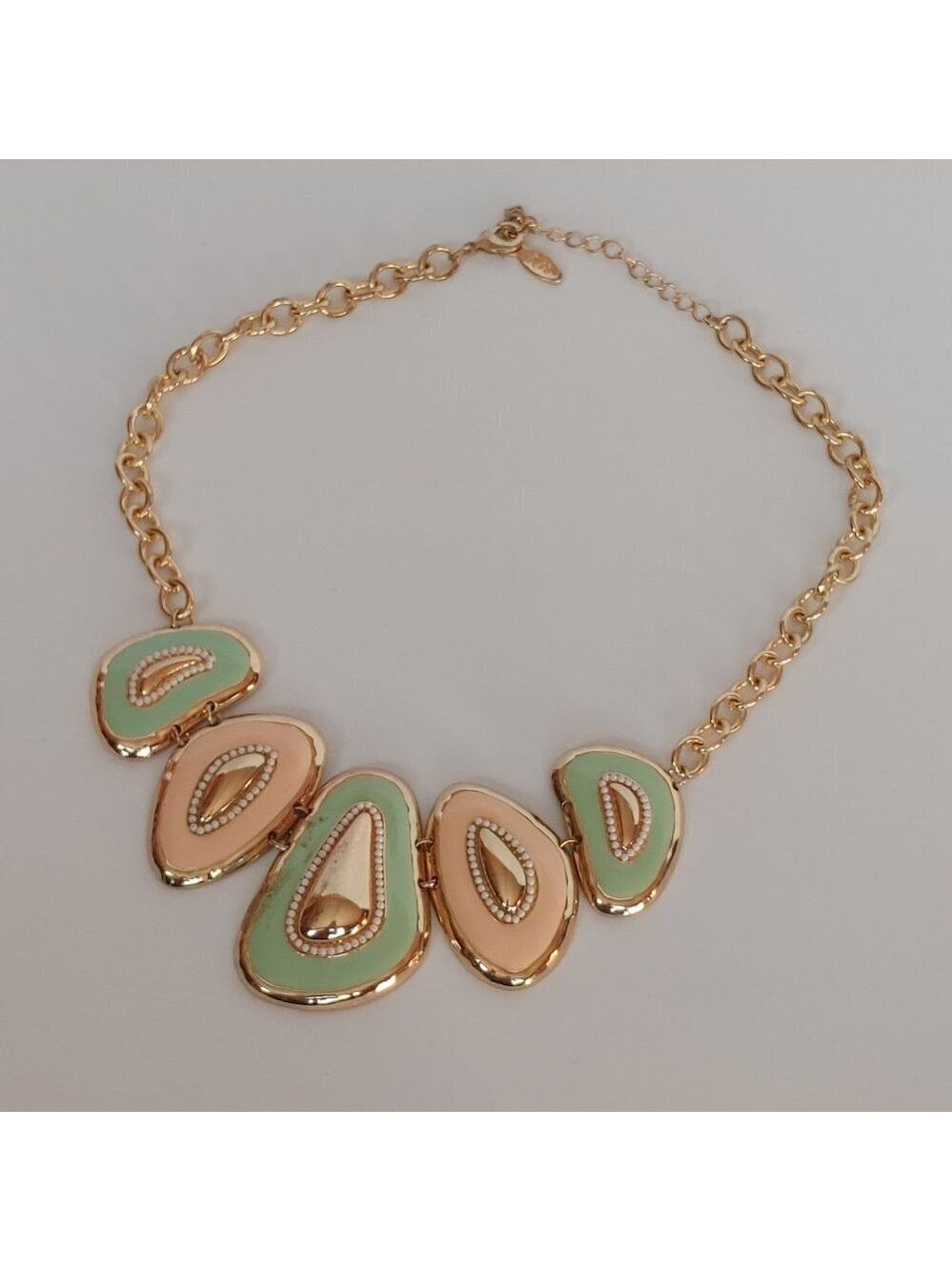 BEAUTIFUL Beachy Vibes Statement Necklace Abstract Puka Shell Gold Tone